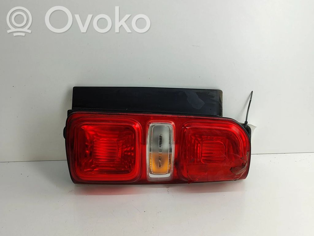 Opel Vivaro Galinis žibintas kėbule 