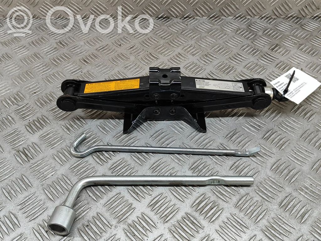 Mitsubishi Lancer Tunkki 