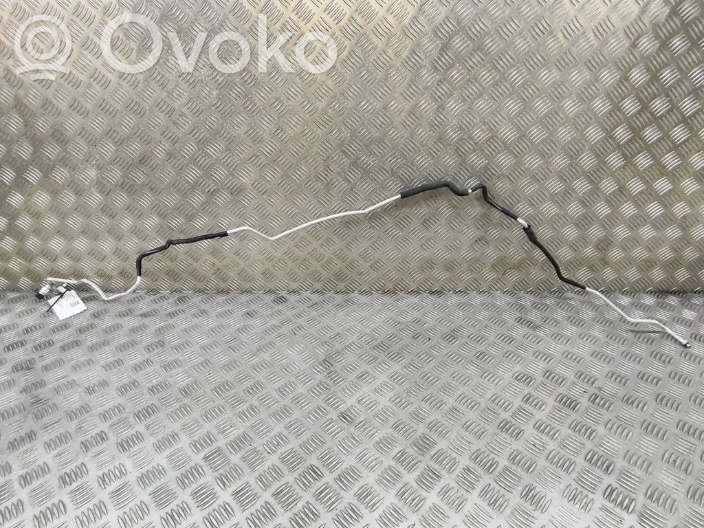 Ilmastointilaitteen putki (A/C)   NA1V61465B