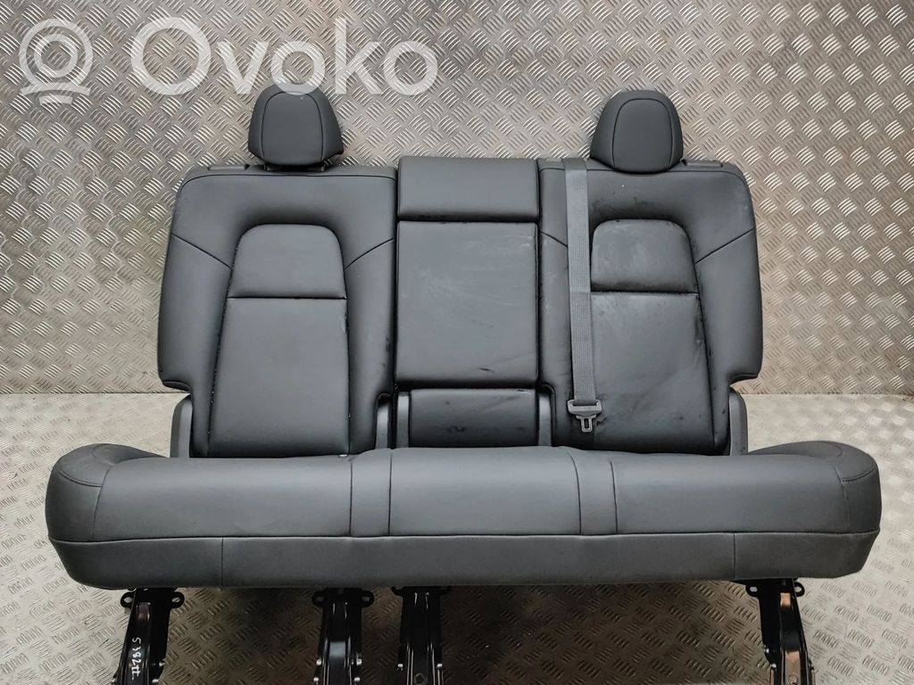 Rear seat   251706700A,1494901E1E,1494830DEC,1494881DEB