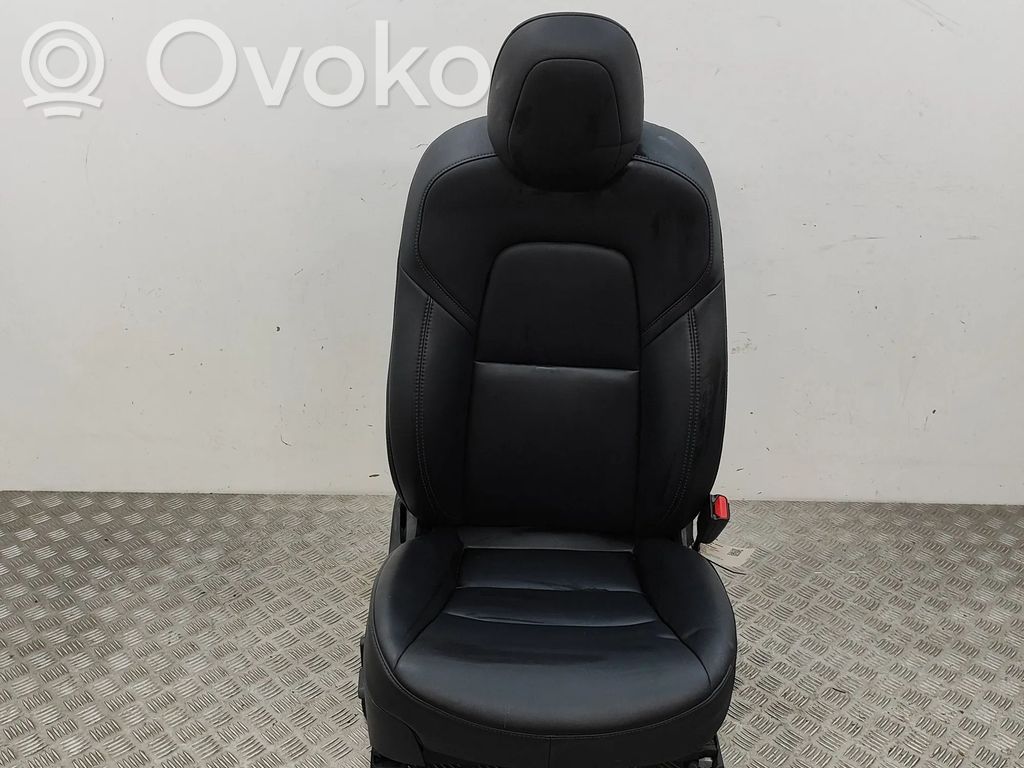 Tesla Model 3 Fotel przedni pasażera 