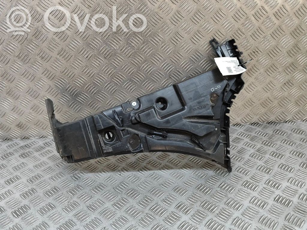 Volvo XC60 Soporte de montaje del parachoques trasero 