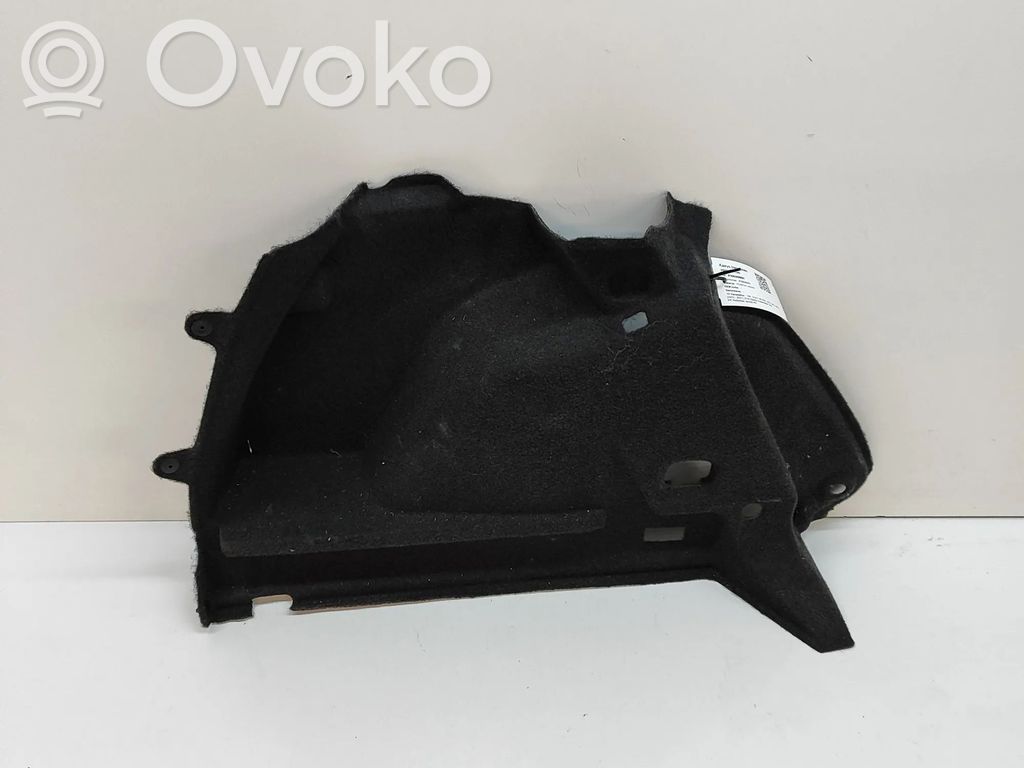 Volkswagen Golf VII Boczek / Tapicerka / bagażnika 