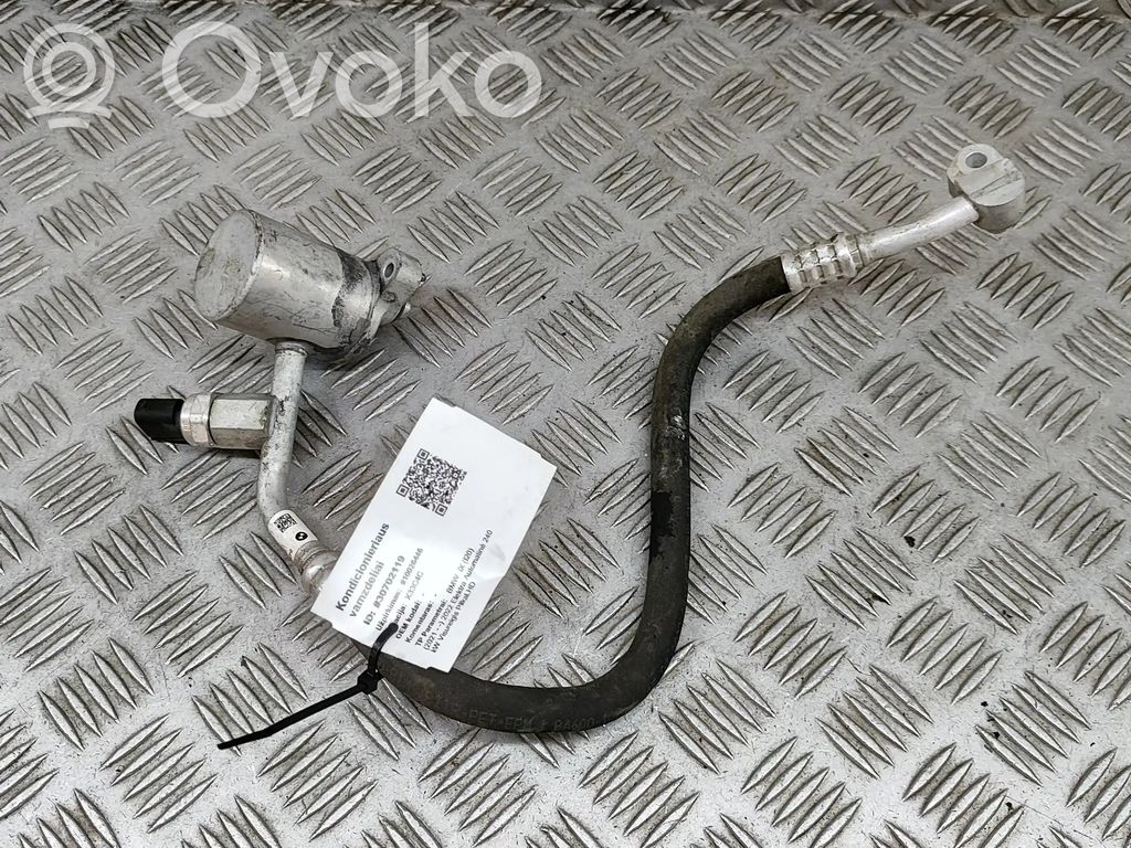 BMW iX Ilmastointilaitteen putki (A/C) 