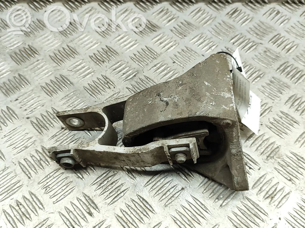 Engine mount bracket   31686814,31480565,31339951,31430510,31480564