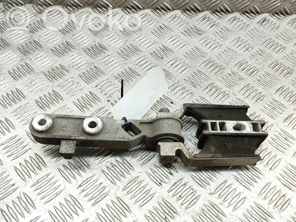 Volvo V60 Engine mount bracket 