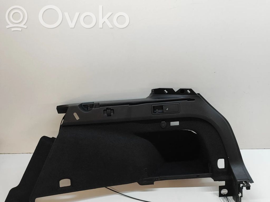 Volkswagen PASSAT B8 Boczek / Tapicerka / bagażnika 
