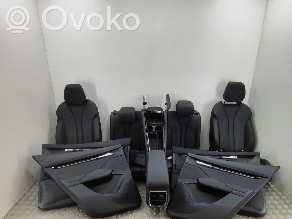 Skoda Enyaq iV Tapicerka / Komplet 