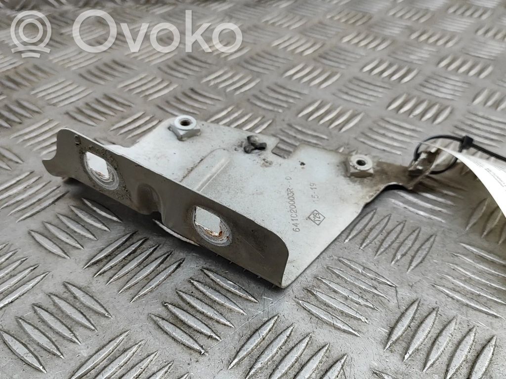Opel Movano B Halterung Kotflügel 