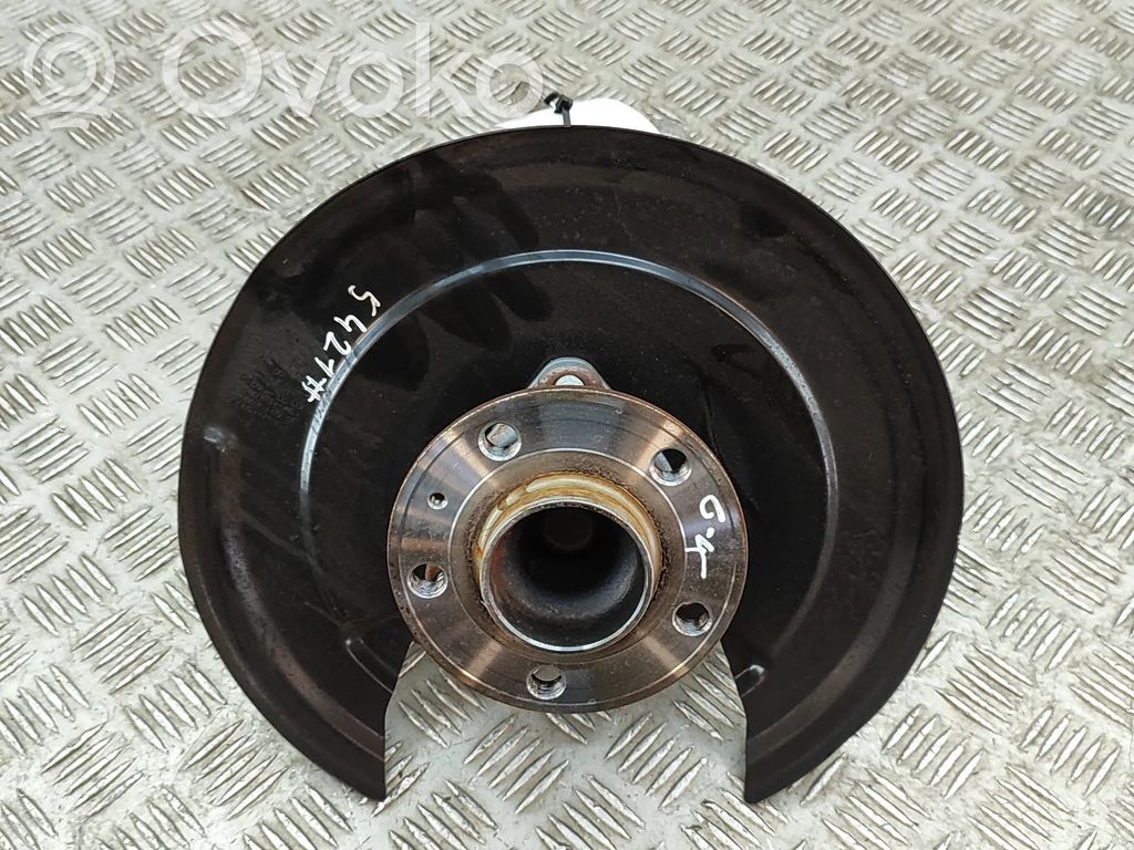 Volvo XC40 Cubo de rueda trasera 