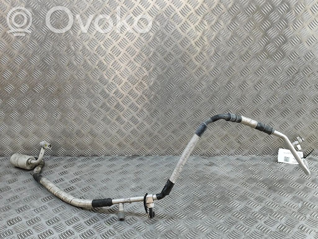 Volkswagen Golf VII Ilmastointilaitteen putki (A/C) 