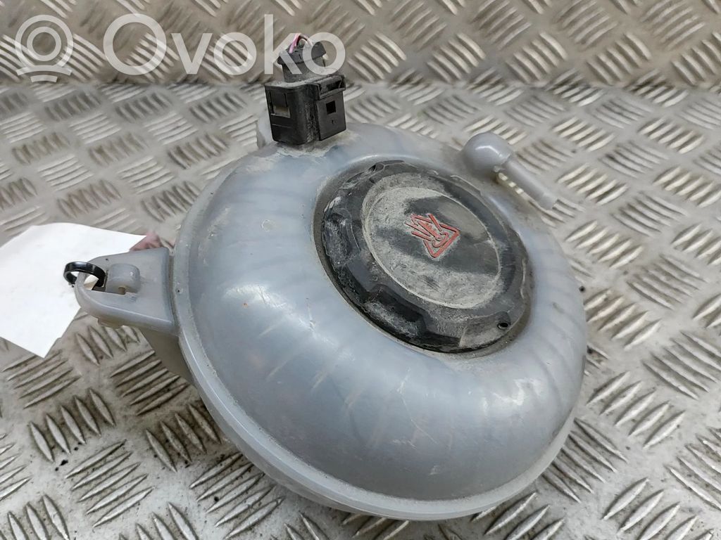 Volkswagen Golf VII Ausgleichsbehälter Kühlwasser 