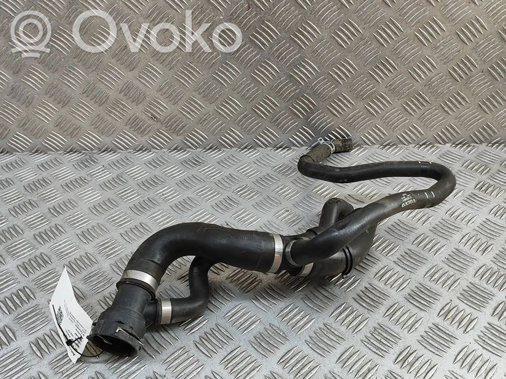 Volvo V60 Engine coolant pipe/hose 