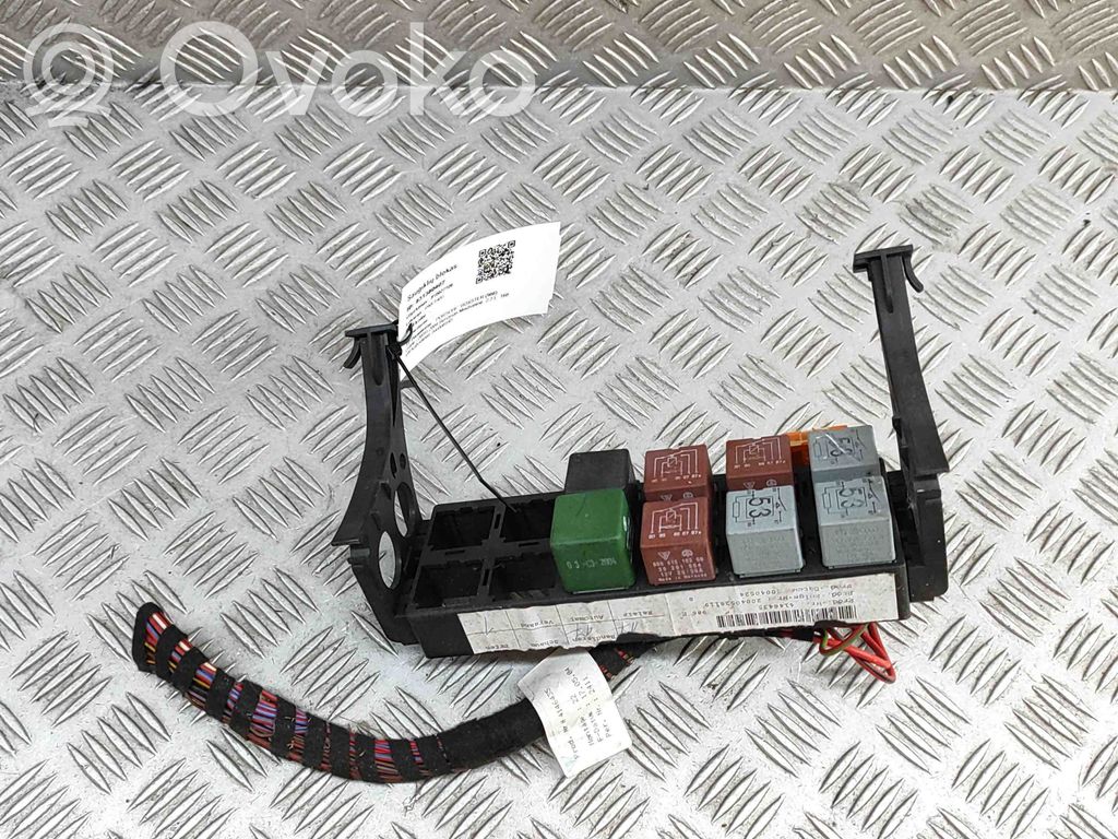 Porsche Boxster 986 Ramka / Moduł bezpieczników 