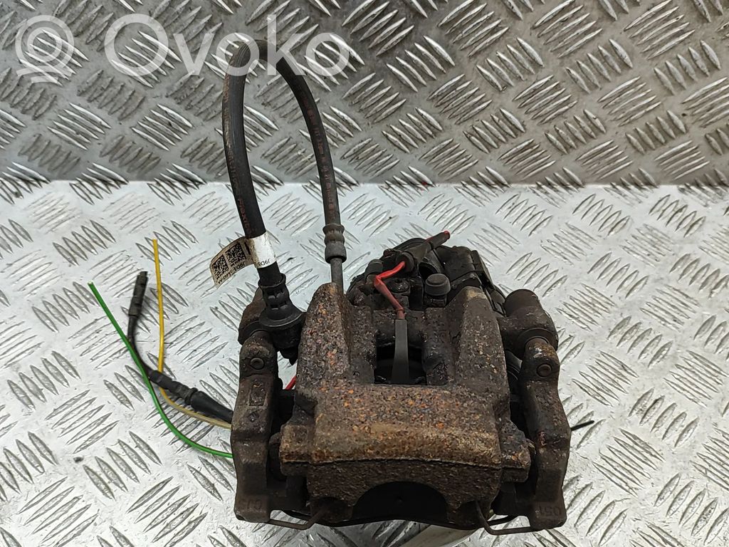 Takajarrusatula   J9D32552AA,J9D32K327AB