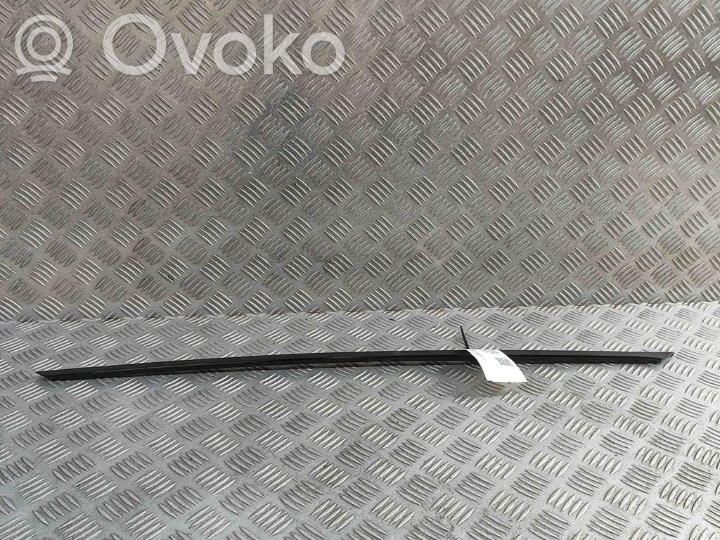 Audi Q4 Sportback e-tron Windshield trim 