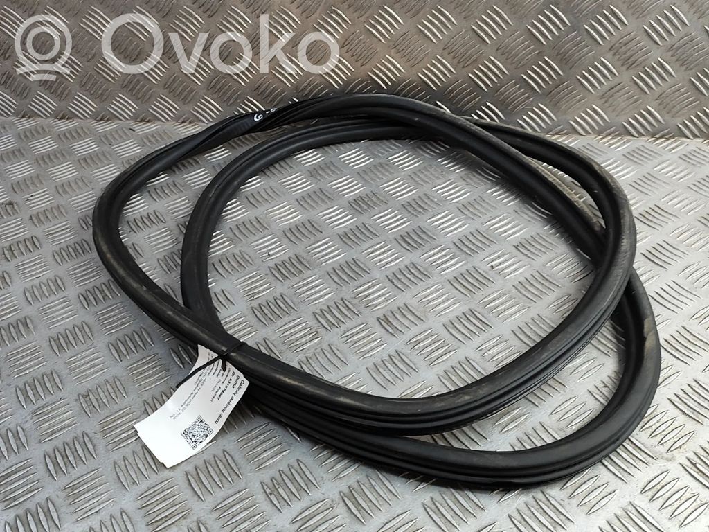 Gumowa uszczelka drzwi tylnych   4G9839911A