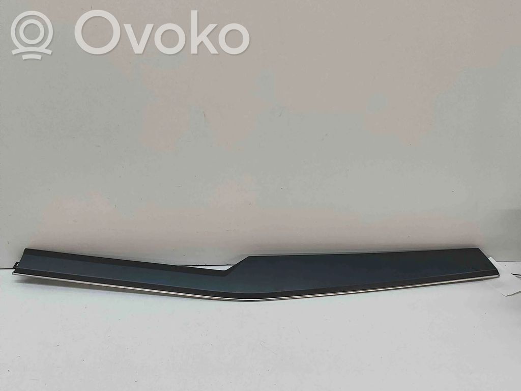 Audi e-tron Dashboard glove box trim 