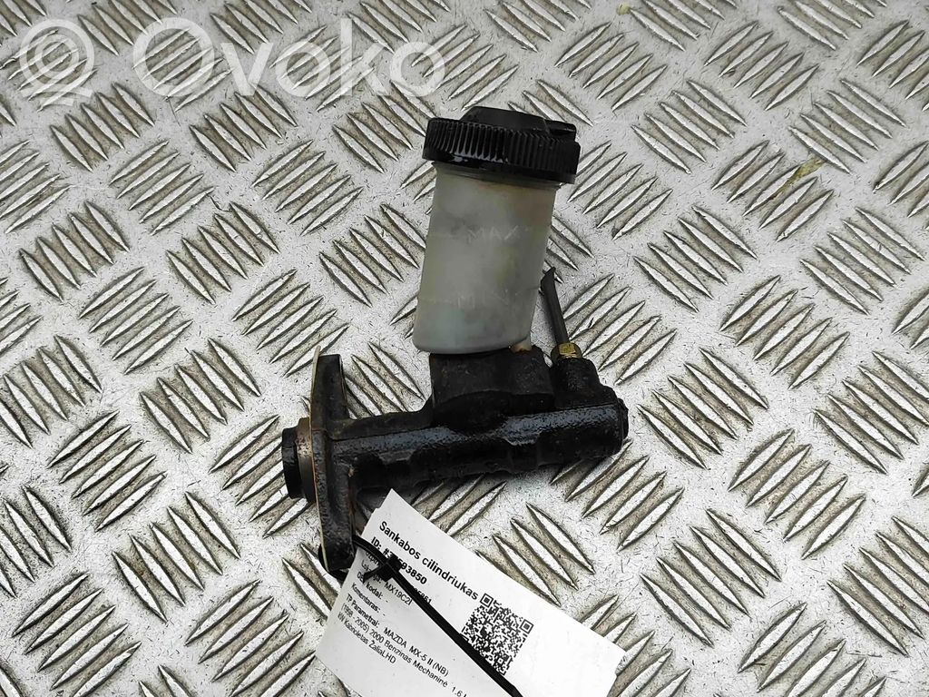Kytkimen apusylinteri   NA0141400A