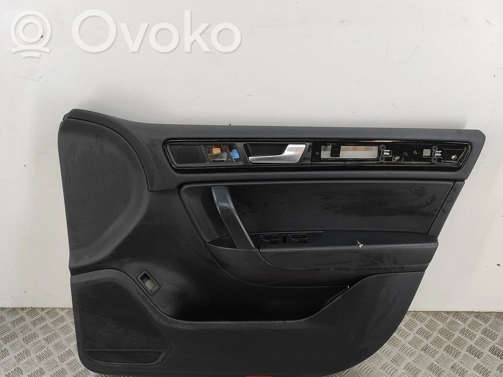 Volkswagen Touareg II Boczki / Poszycie drzwi przednich 