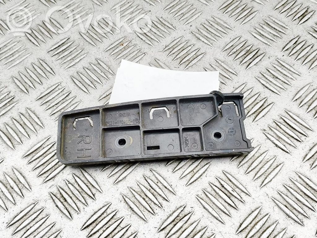 Ford Transit Etupuskurin kannake 