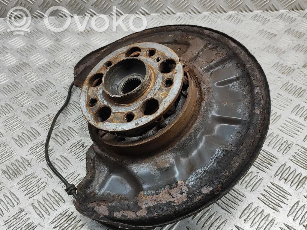 Cubo de rueda trasera   A2043500341