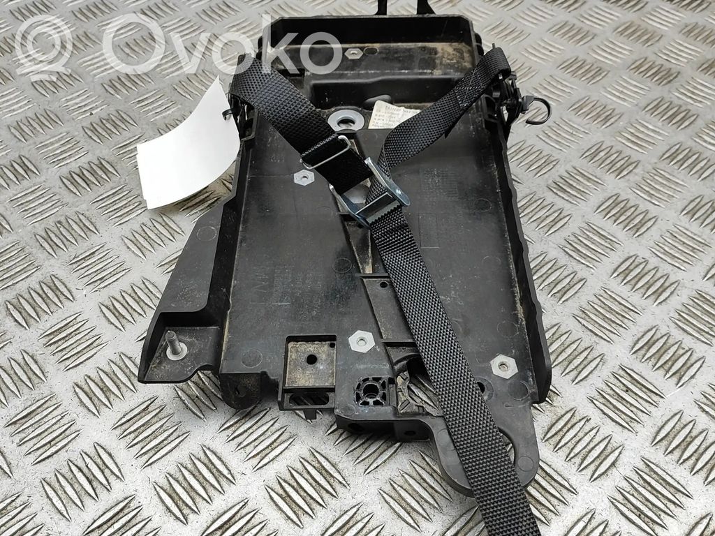 Volvo XC40 Battery box tray 