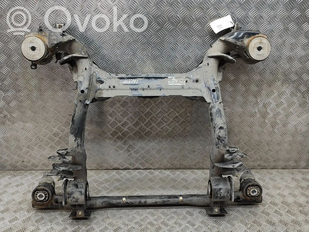 Audi Q4 e-tron Galinis traversas 