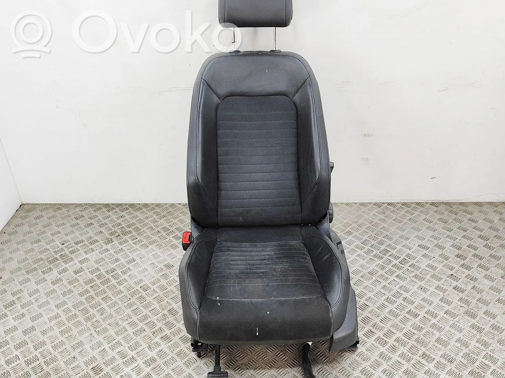 Volkswagen PASSAT B8 Siège conducteur avant 