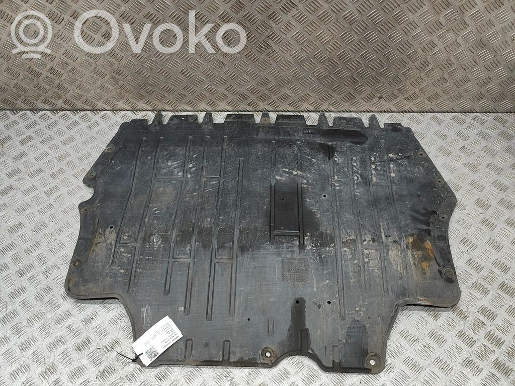 Volkswagen Jetta VI Engine splash shield/under tray 