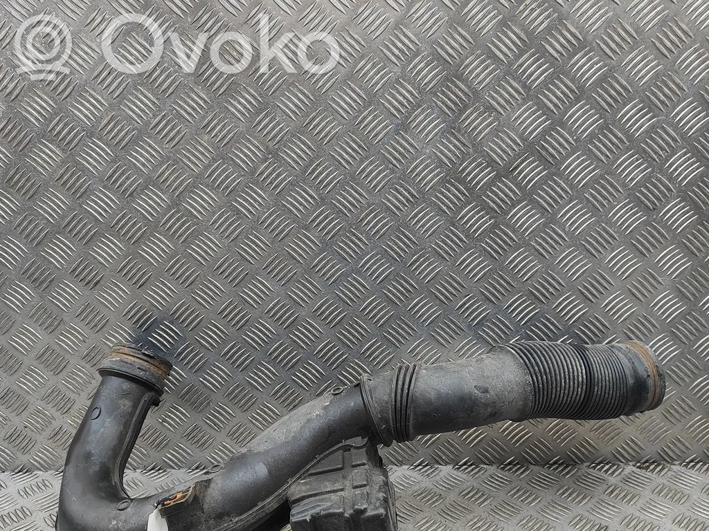 Opel Vivaro Część rury dolotu powietrza 