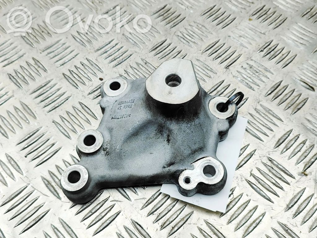 Porsche Macan (95B) Engine mounting bracket 