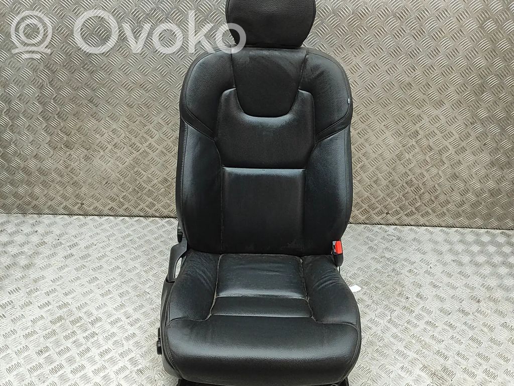 Volvo XC60 Etumatkustajan istuin 