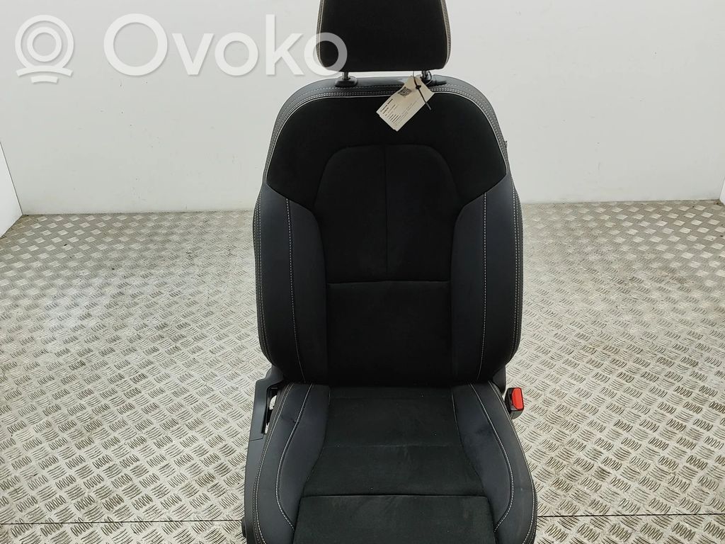 Volvo XC40 Fotel przedni pasażera 