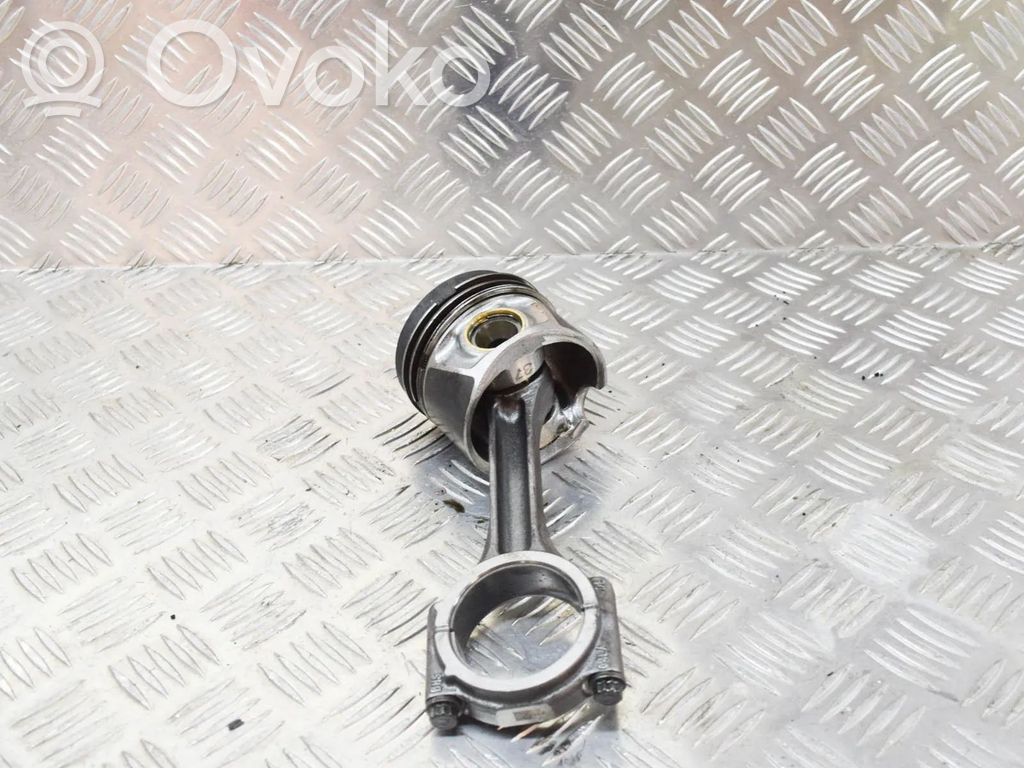 Audi Q5 SQ5 8R Piston 