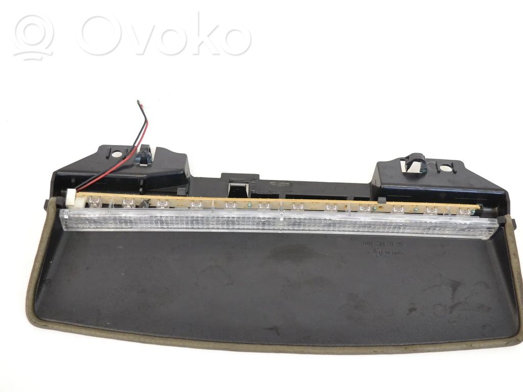 Third/center stoplight   IX4313A613BA