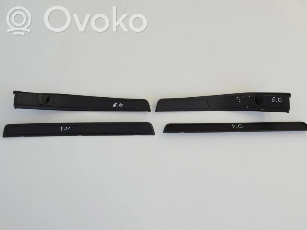 Subaru Impreza III Zestaw listew progowych (wewnętrznych) 