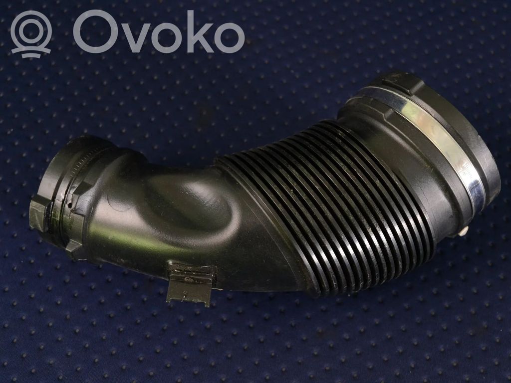 Muu moottoritilan osa   04L129661B