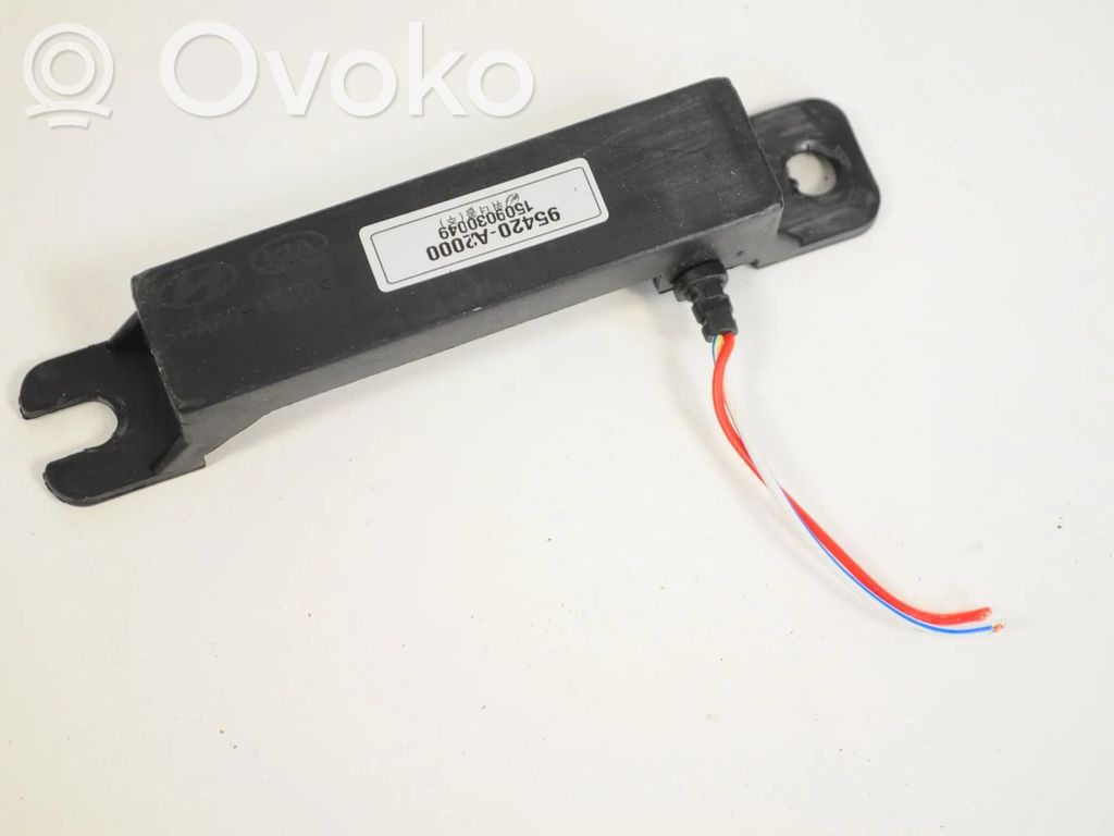 KIA Ceed GPS-pystyantenni 