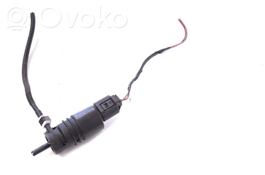 BMW X3 F25 Pumpe Scheibenwaschanlage 