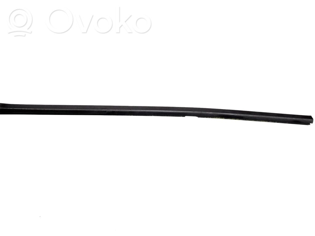Listwa / Uszczelka szyby drzwi   7C0837477
