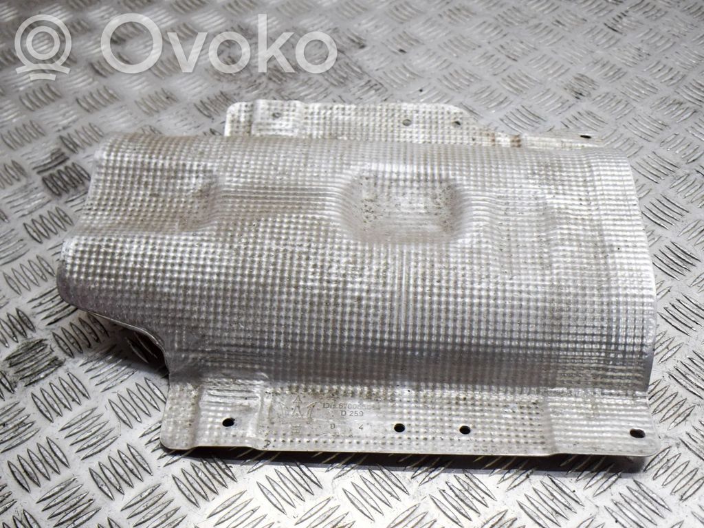 Protección térmica del compartimento del motor   670005084