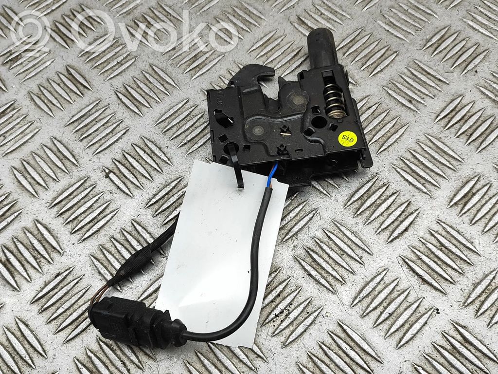 Serrure de capot   5FF823509