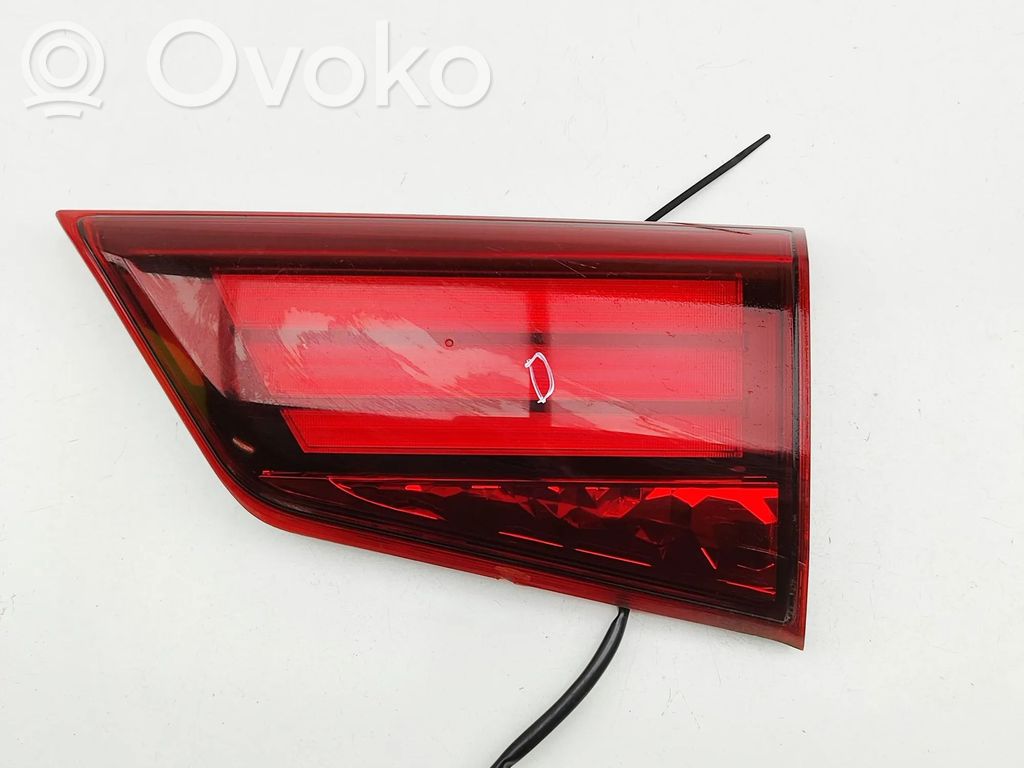 Mitsubishi Outlander Takaluukun takavalot 