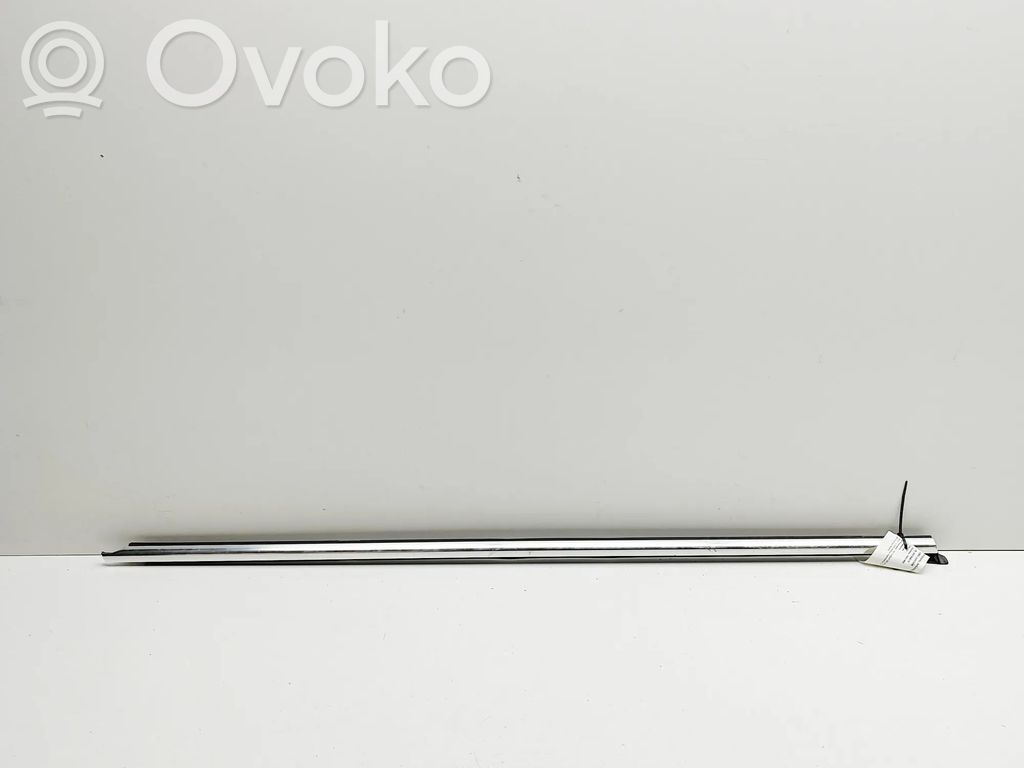 Volkswagen PASSAT B8 Listwa / Uszczelka szyby drzwi przesuwanych 