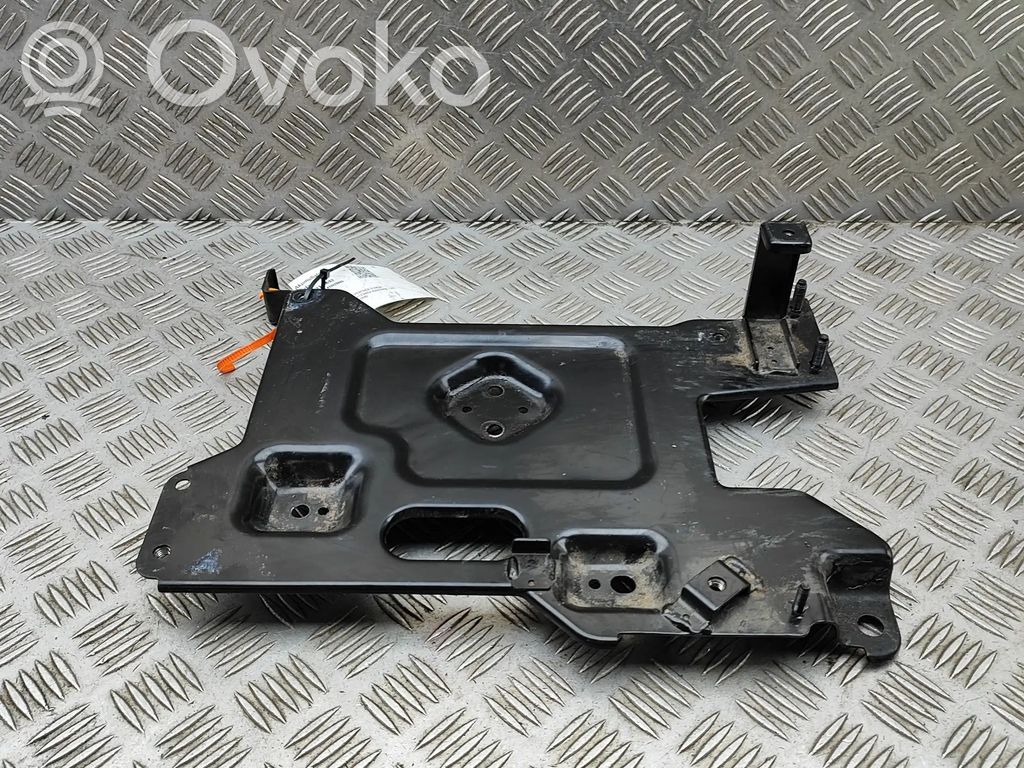 KIA Sportage Akkulaatikon alusta