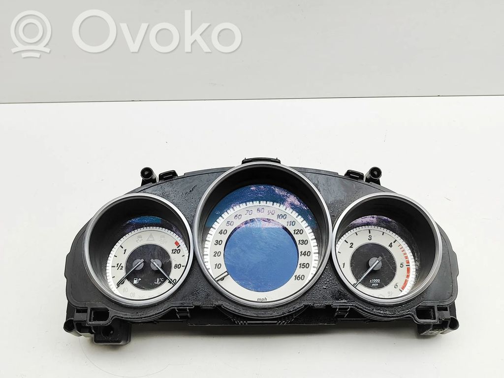Mercedes-Benz E C207 W207 Tachimetro (quadro strumenti)