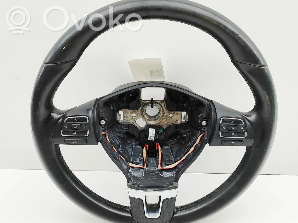 Volkswagen Jetta VI Ohjauspyörä 