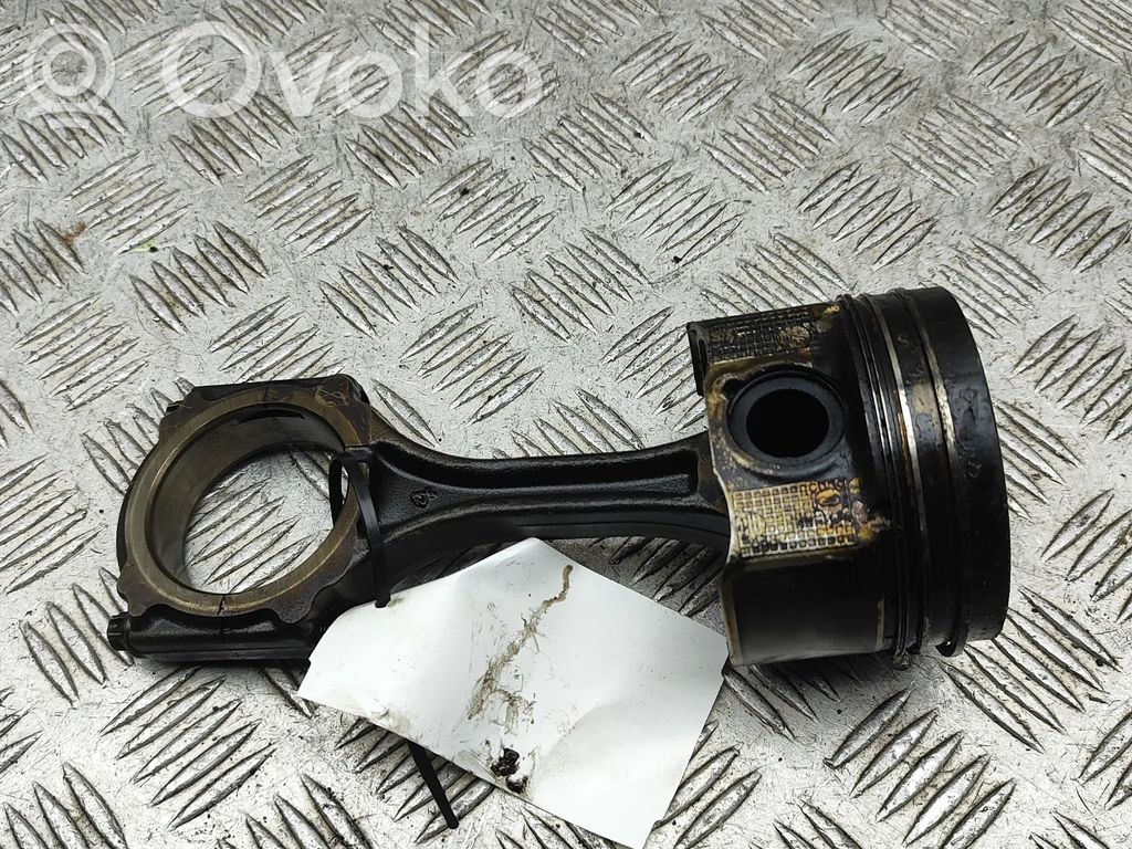 Mazda CX-5 Piston 