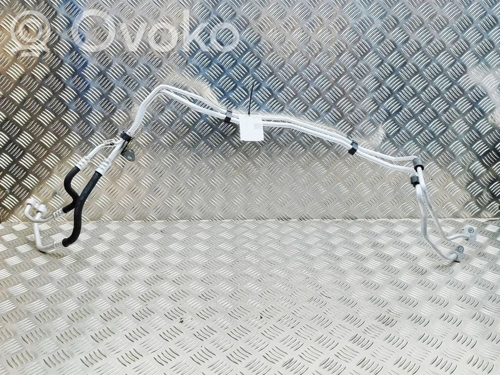 BMW X7 G07 Ilmastointilaitteen putki (A/C) 